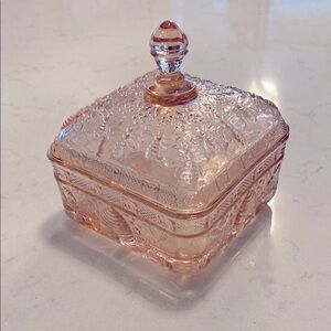 Vintage Pink Indiana Glass Honeybee Trinket Box
